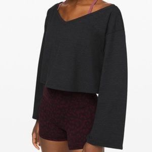 Size M/L (8/10) -- Lululemon Show your Depth Long